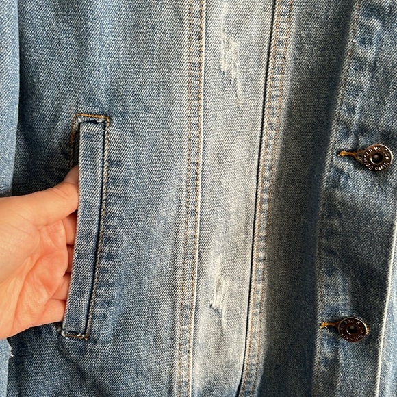 The Style Between Us Womens Denim/Jean Jacket Back Art Design Distressed Size M - Picture 4 of 11